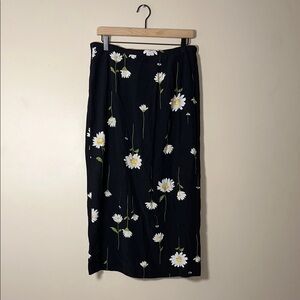 Alfred Dunner Black Floral and Bee With Zip Closure Size 8 100% Rayon